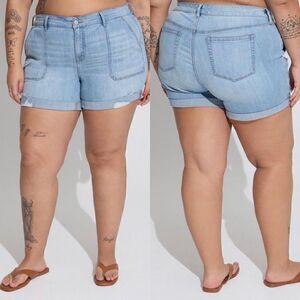 Torrid 5 Inch Vintage Stretch Mid-Rise Short Size 18